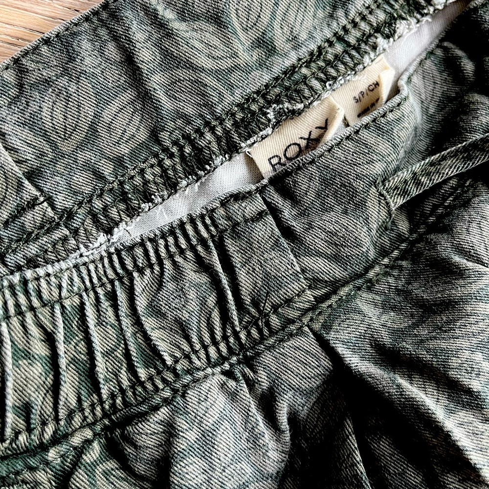 Roxy ankle length pants